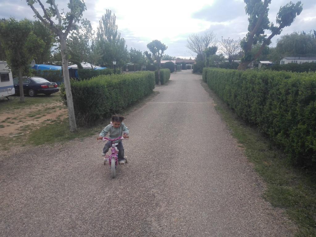 Camping Cubillas Cubillas de Santa Marta Esterno foto